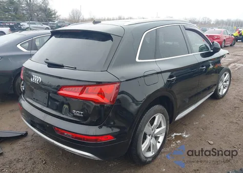 2018 Audi Q5 2.0T Premium/2.0T Tech Premium z USA, uszkodzony, nr VIN WA1BNAFY1J2203847
